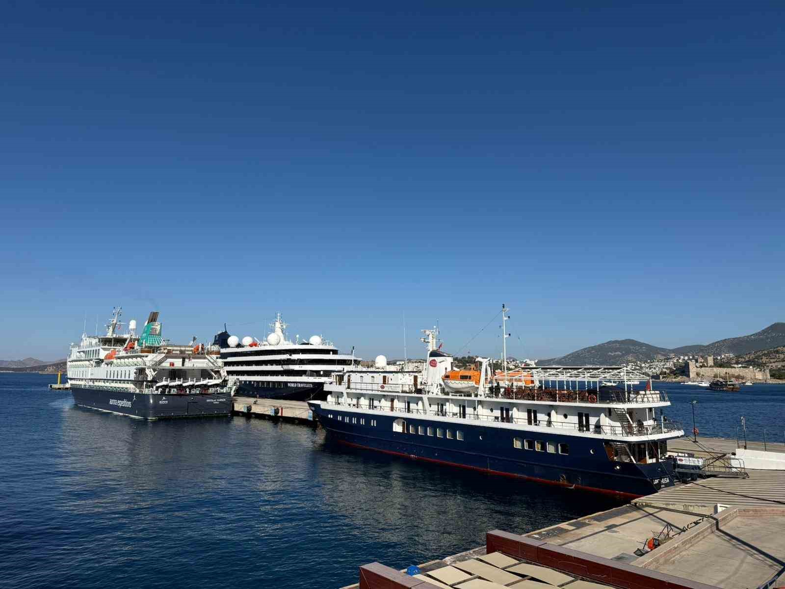 Bodrum’a 3 gemi birden geldi