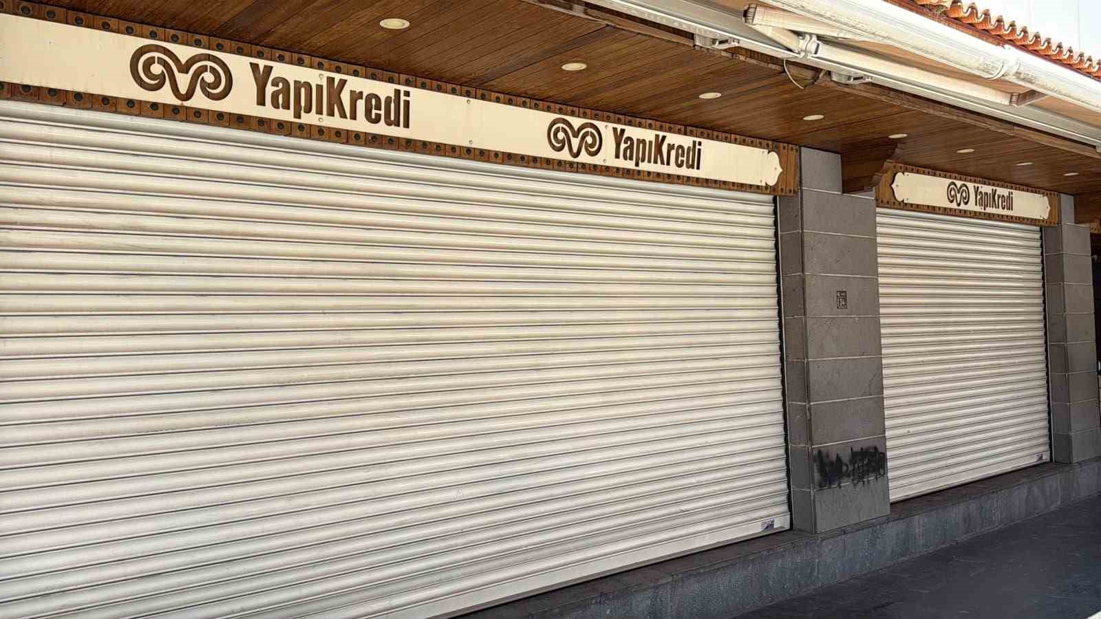 Diyarbakır&rsquo;da Yapı Kredi Bankası Şubesi&rsquo;ne silahlı saldırı