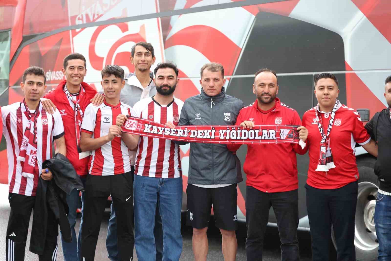Sivasspor, g&uuml;&ccedil; depoluyor