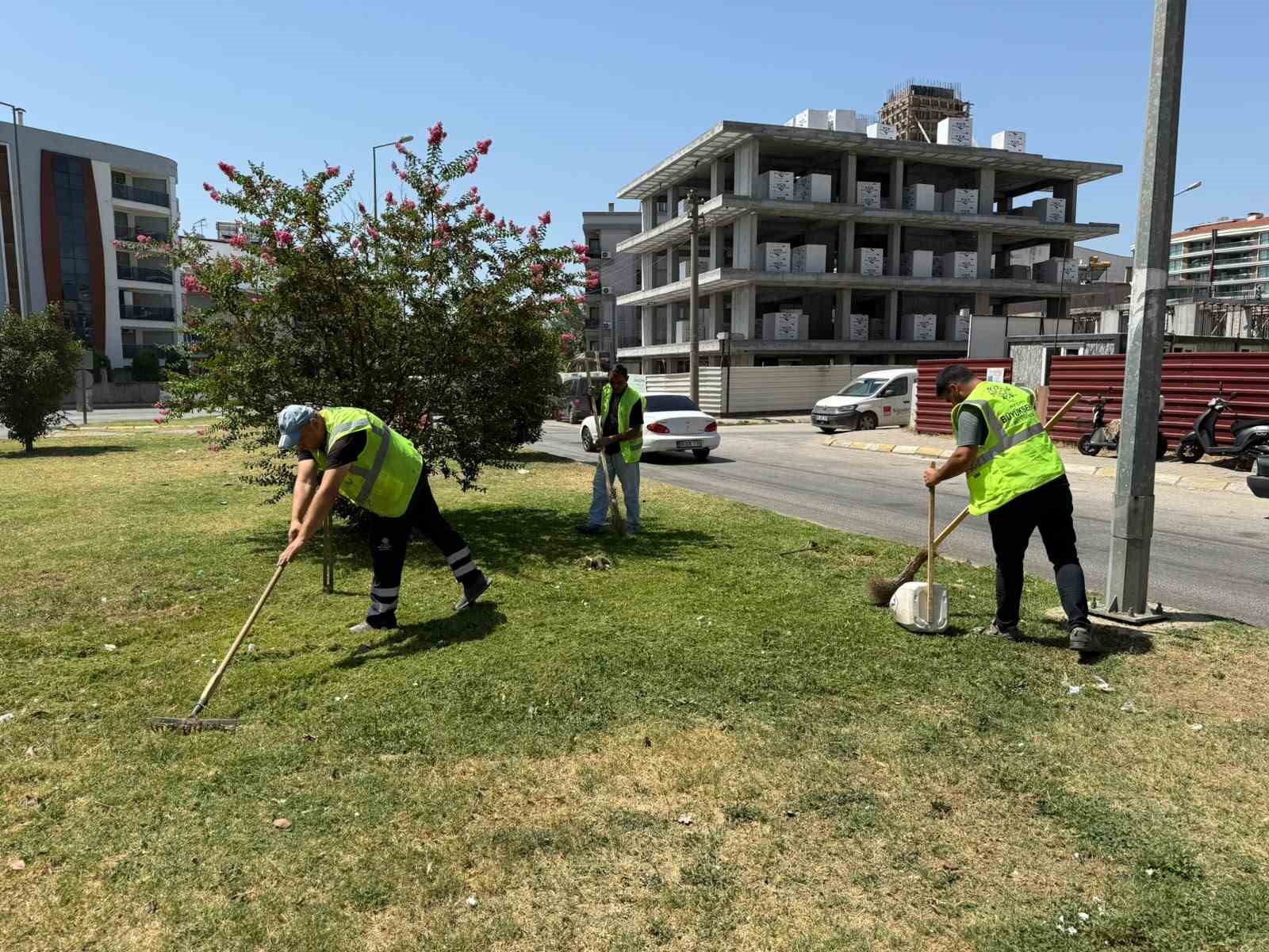 Aydın B&uuml;y&uuml;kşehir&rsquo;den &Ccedil;eştepe&rsquo;de park ve yeşil alanlara bakım