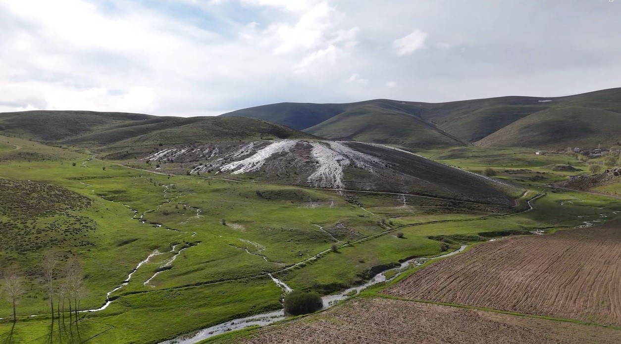 Yılda sadece bir ay akıyor: Ağ Nene’nin gizemli suyu yeniden uyandı