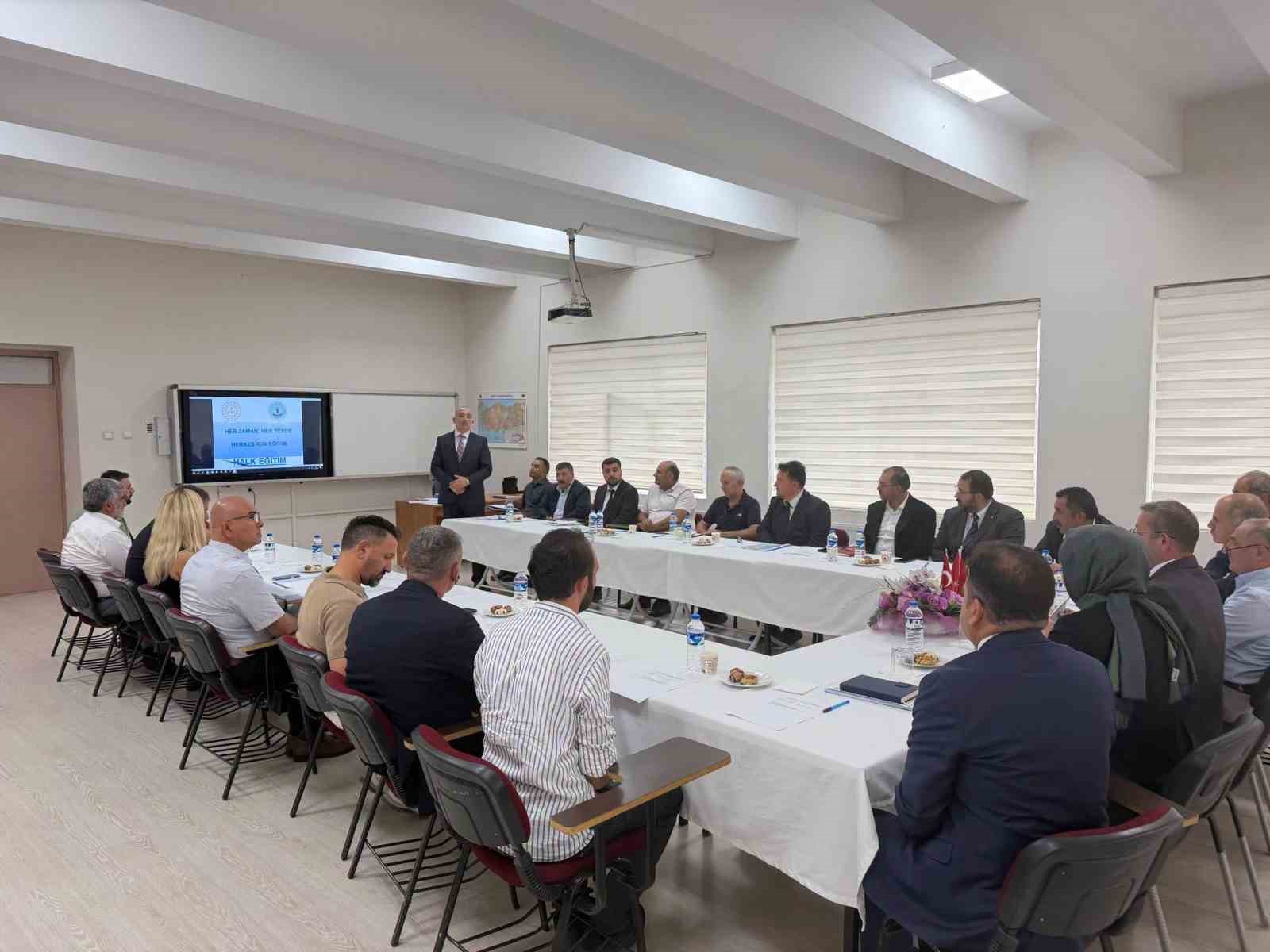 Kars’ta il hayat boyu öğrenme komisyonu toplandı