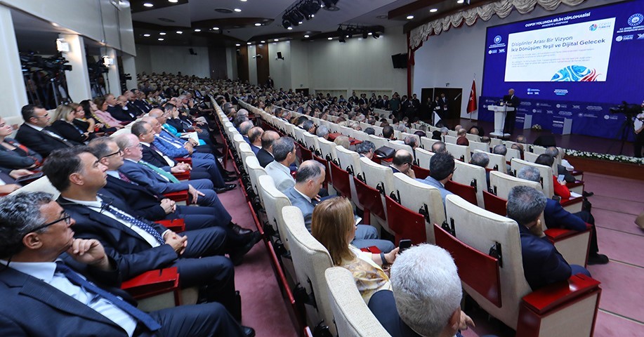 Rektör Çakmak, "COP31 Yolunda Bilim Diplomasisi: Akademi Lansmanı" Programına Katıldı