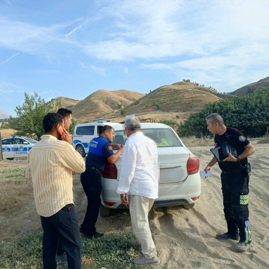 Denizli’de büyükşehir ekipleri çevre kirliliğine geçit vermiyor