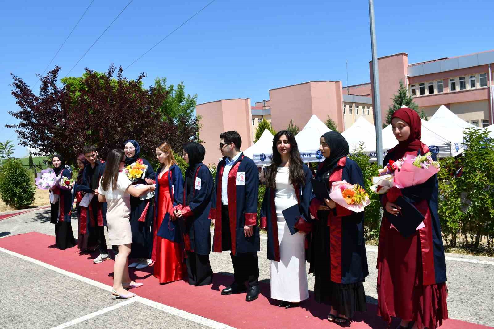 Vezirköprü MYO’da mezuniyet coşkusu