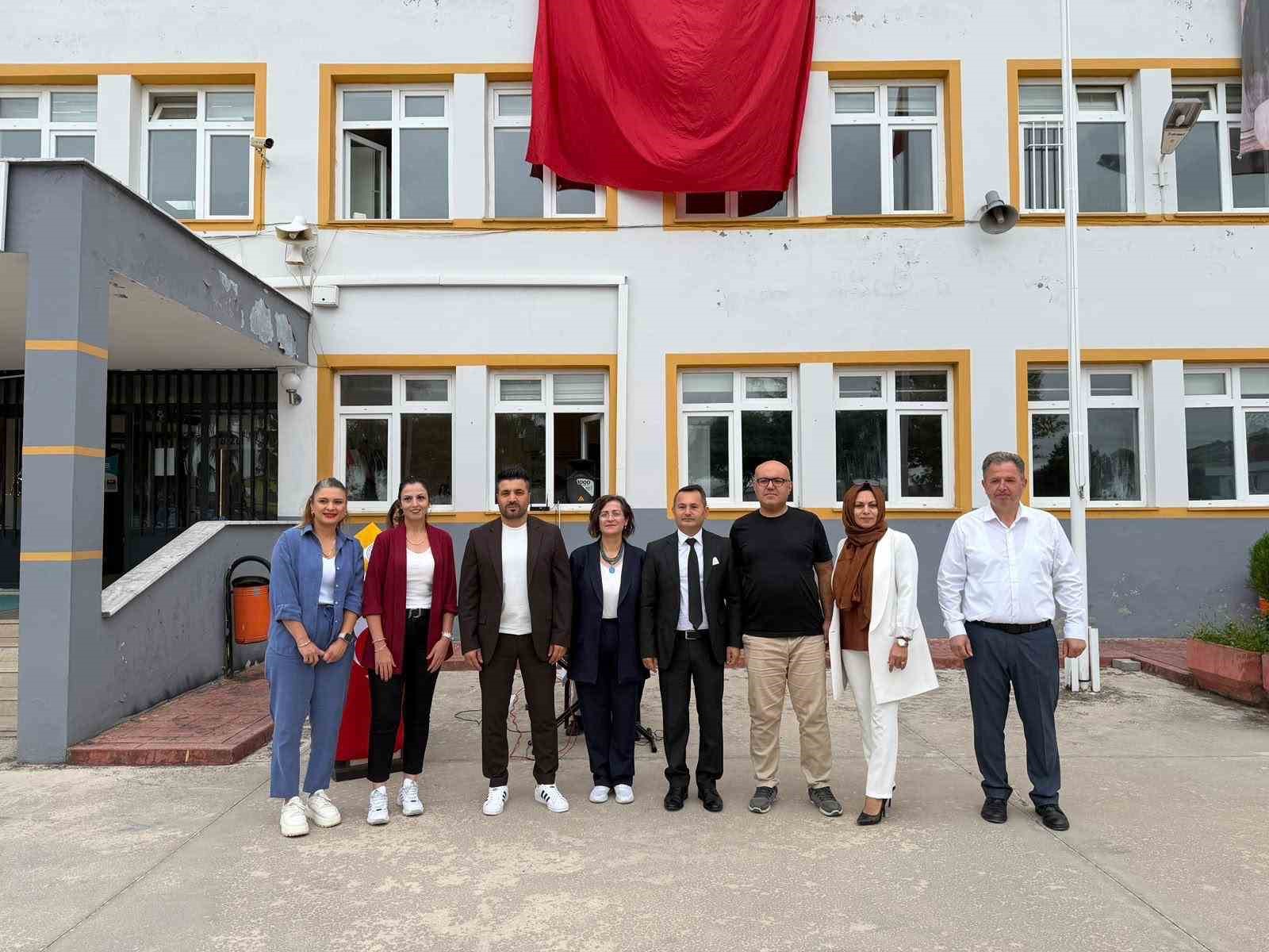 Samsun&rsquo;da &ouml;zel &ouml;ğrencilerden İlk&ouml;ğretim Haftası&rsquo;na renkli kutlama