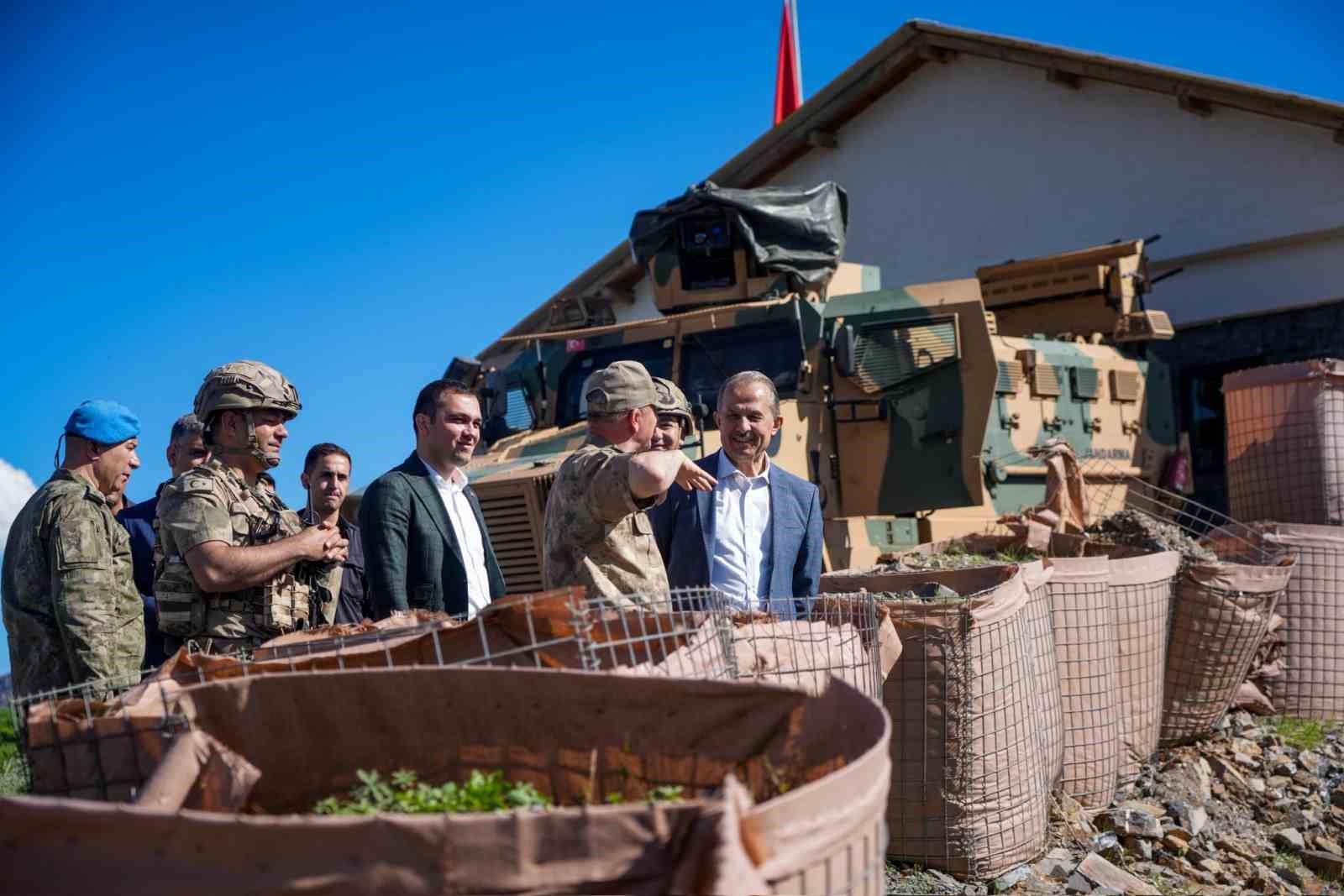 Vali Taşyapan, g&uuml;venlik g&uuml;&ccedil;leriyle bir araya geldi