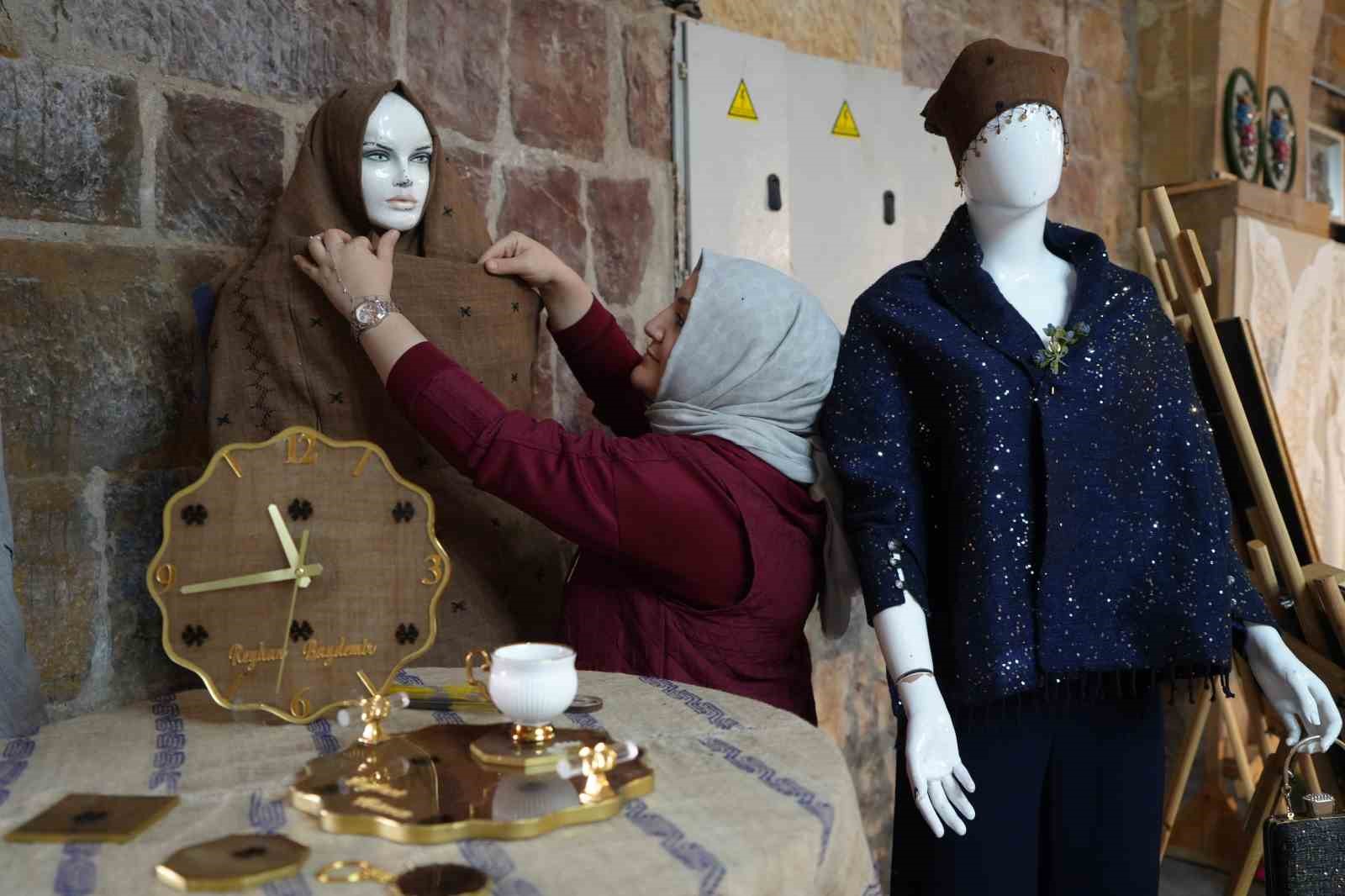 Bayburt’ta kadınlar geleneksel el sanatlarını modern tasarımlarla buluşturdu