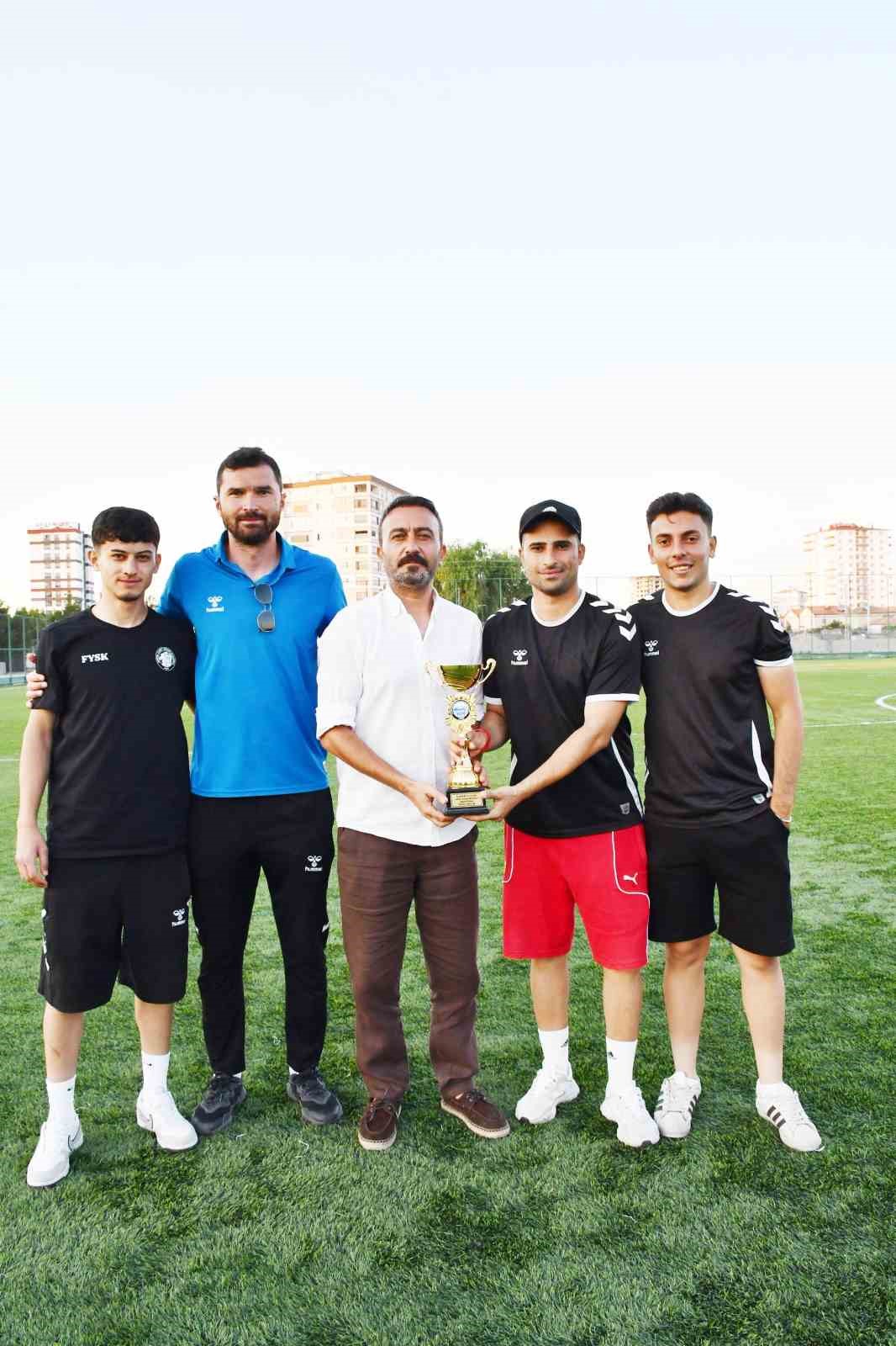 U13 Liginde şampiyon Fatih Yurt SK oldu