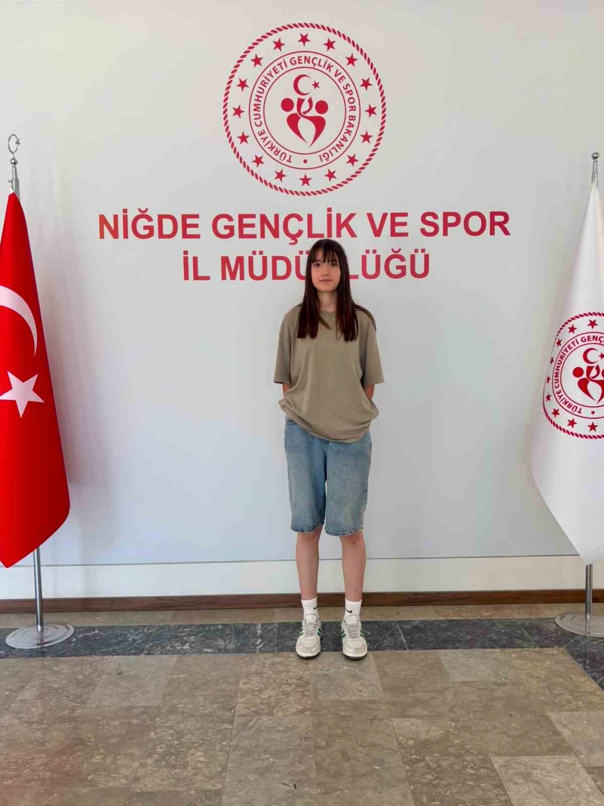 Niğdeli sporcu Belinay Akkuş Beşiktaş’a transfer oldu