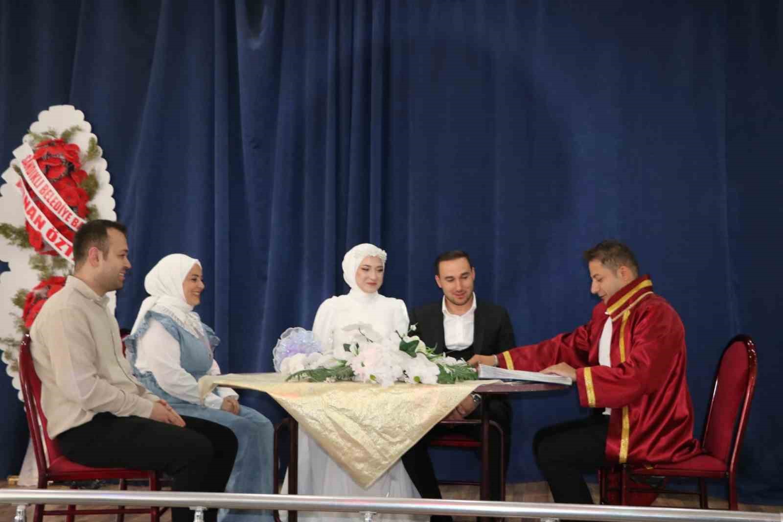 Afyonkarahisar’da 06.06.2026 yoğunluğu: 26 çift dünya evine girdi
