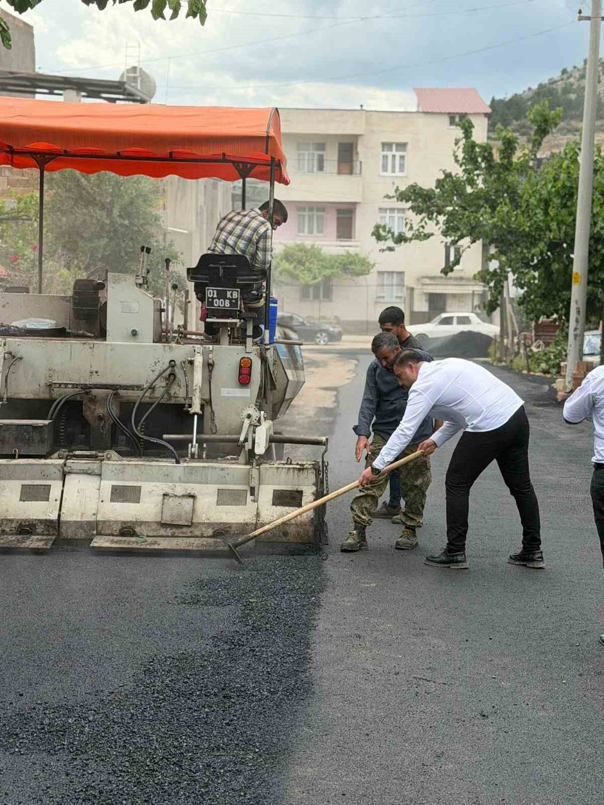 Kozan’da yol çalışmalarına hız verildi