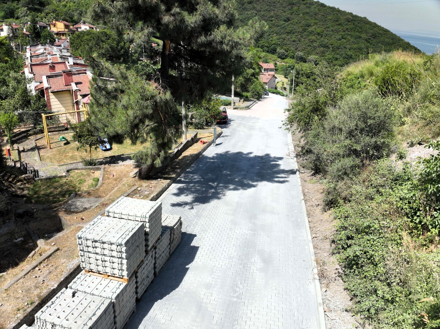 Gölcük Halıdere’de 3 sokakta parke çalışması tamamlandı