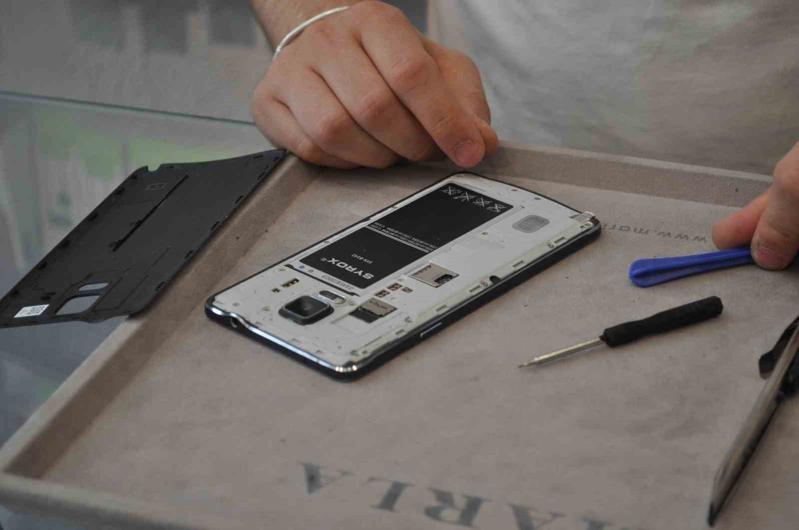 Sıcaklarda cep telefonunuzu uzun s&uuml;re şarjda bırakmayın
