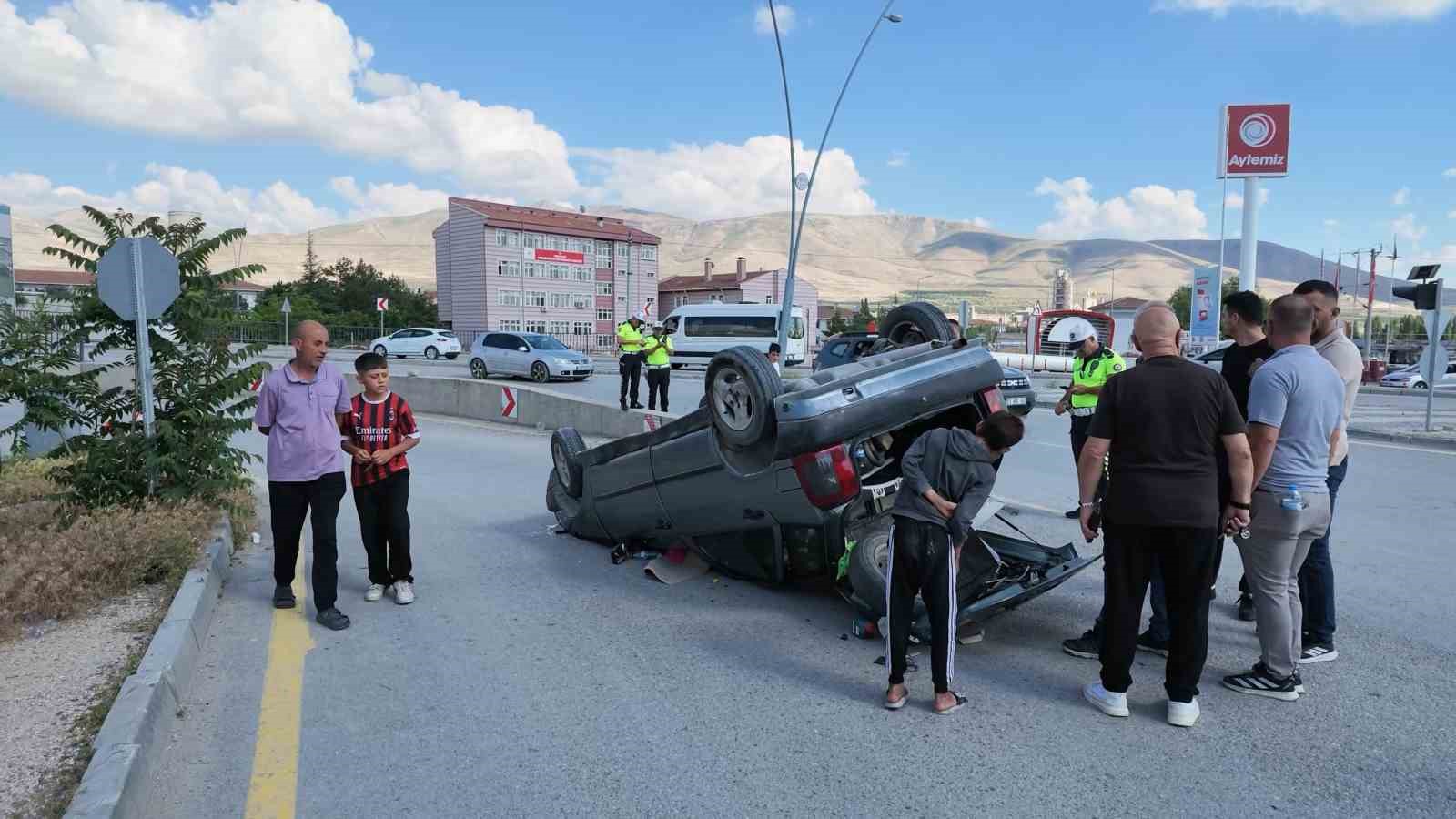 Niğde&rsquo;de otomobil takla attı: 1 yaralı