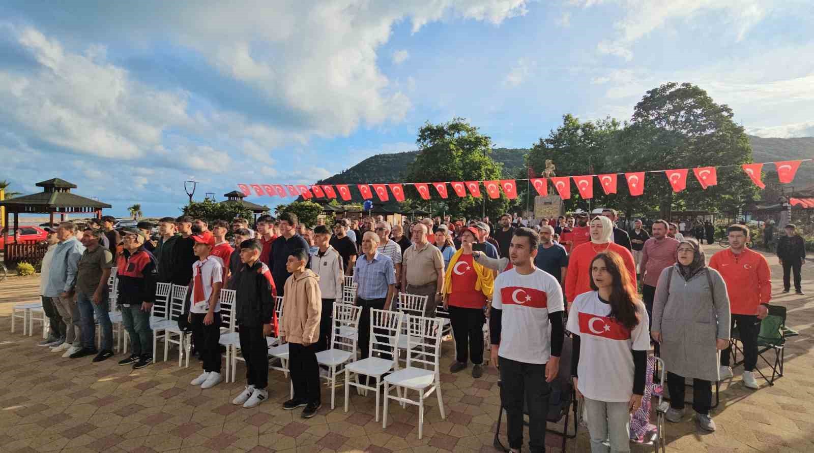 Milli maç heyecanı Kastamonu’da dev ekranda yaşandı