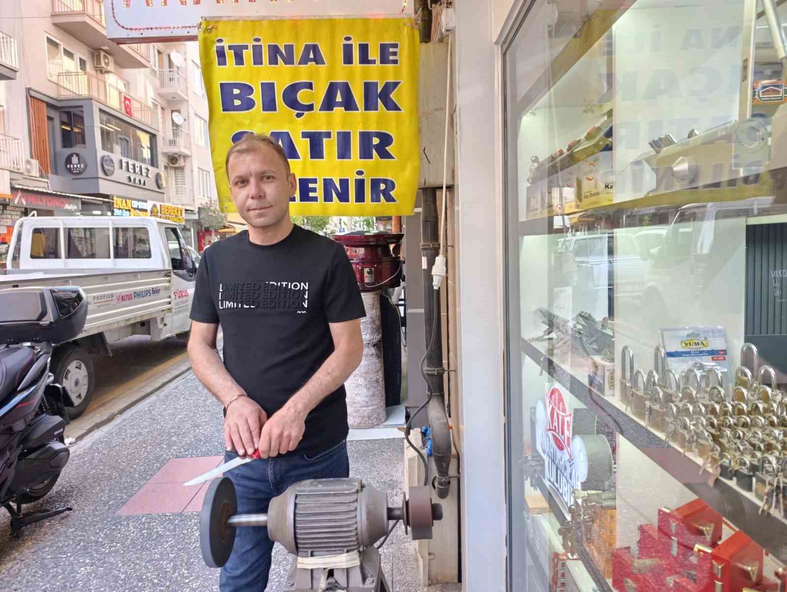 Bı&ccedil;ak bileme ustalarının mesaisi s&uuml;r&uuml;yor