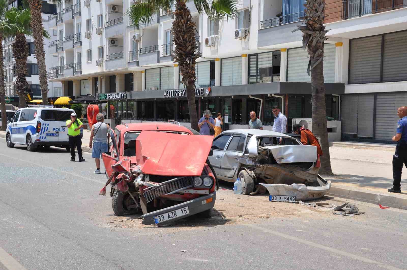 Mersin&rsquo;de zincirleme trafik kazası: 1 yaralı