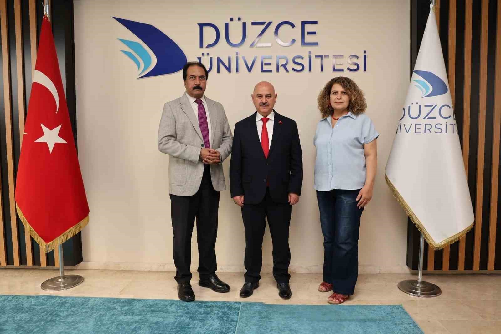 Düzce Üniversitesi ile City University arasında akademik iş birliği