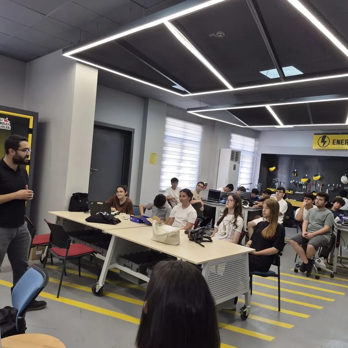 Sinop’ta geleceğin meslekleri liseli öğrencilere anlatıldı