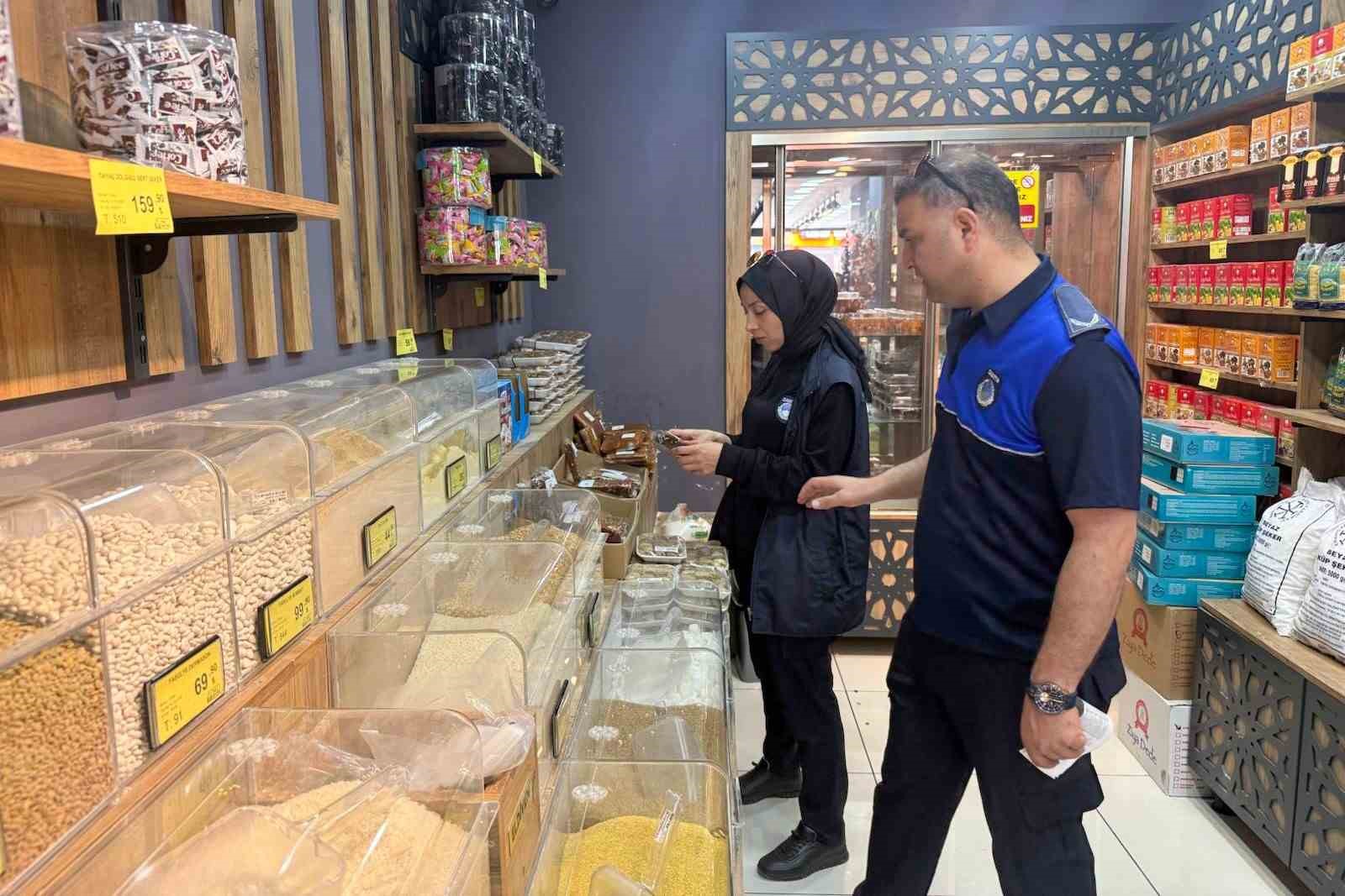 Kurban Bayramı &ouml;ncesi kuruyemiş işletmelerine denetim