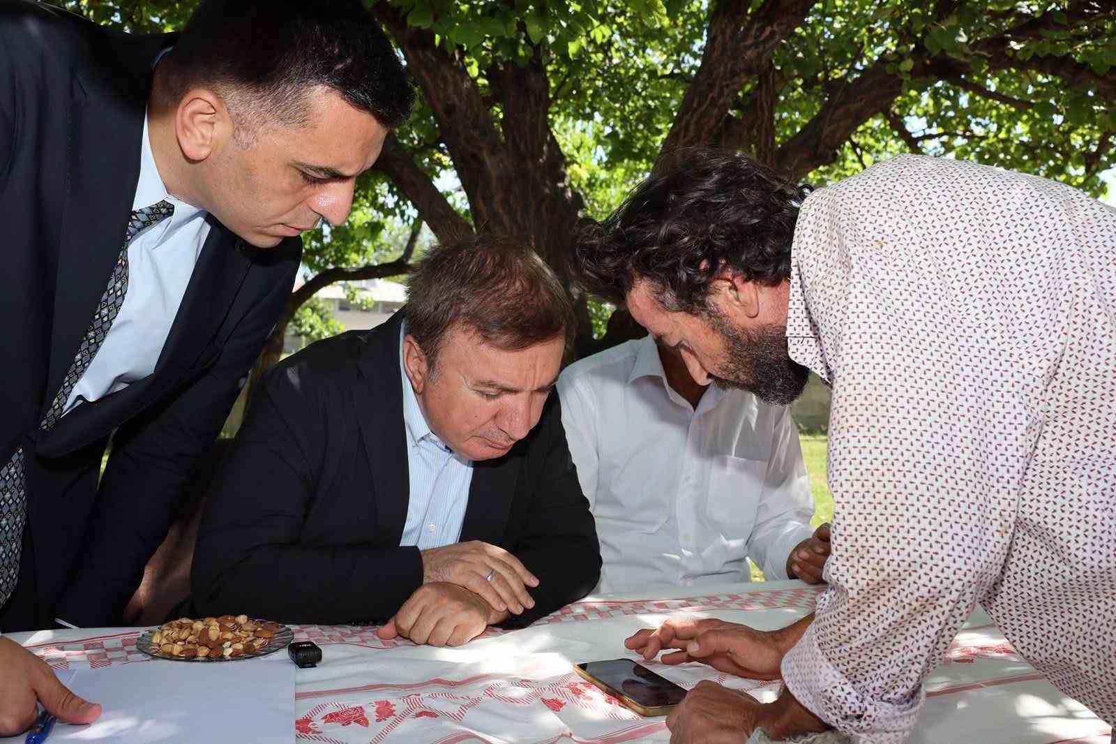 Konakbaşı k&ouml;y&uuml;n&uuml;n talepleri yerinde dinlendi