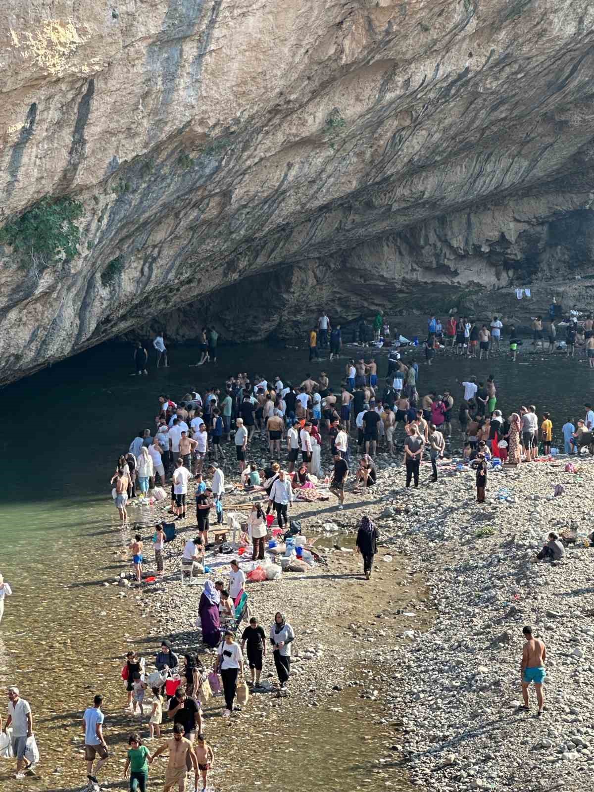 Adıyaman’da suda kaybolan genç aranıyor