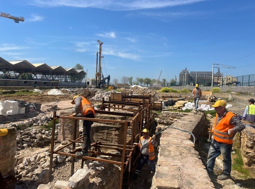 Haydarpaşa’nın temellerinde kritik tespit: Ahşap kazıkların yüzde 80’i yok olmuş