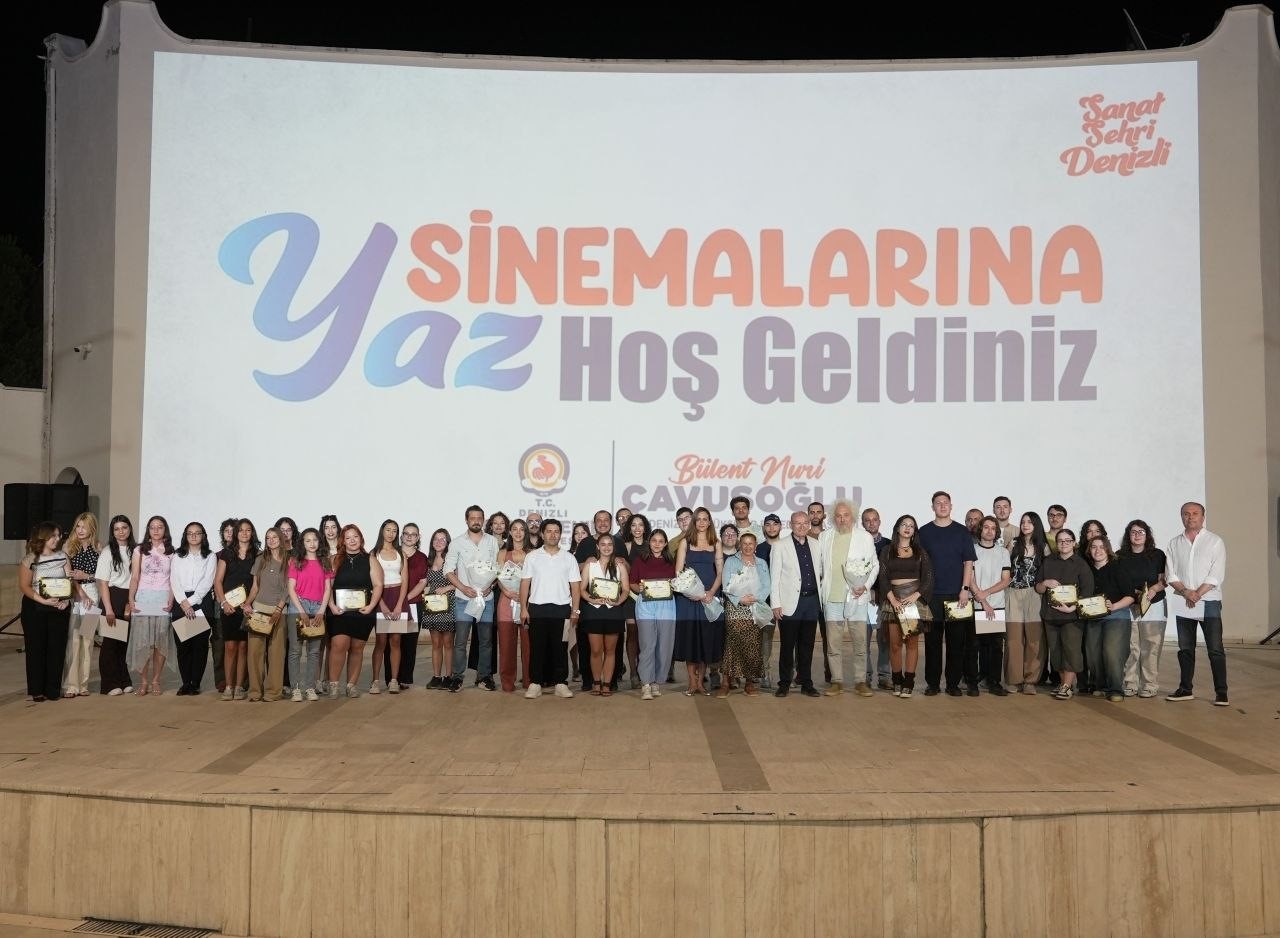 Denizli Büyükşehir’in yaz sinemalarında usta sanatçılar sinemaseverlerle buluştu