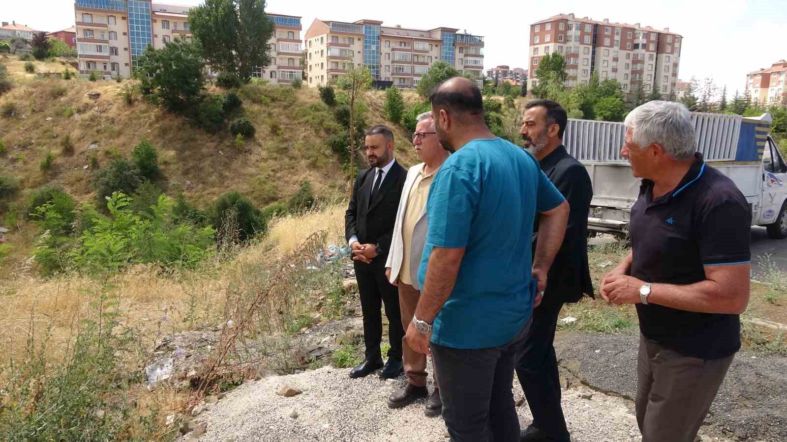Başkan Arslan Galericiler Sitesi&rsquo;nde a&ccedil;ık oto pazarının a&ccedil;ılacağı m&uuml;jdesini verdi