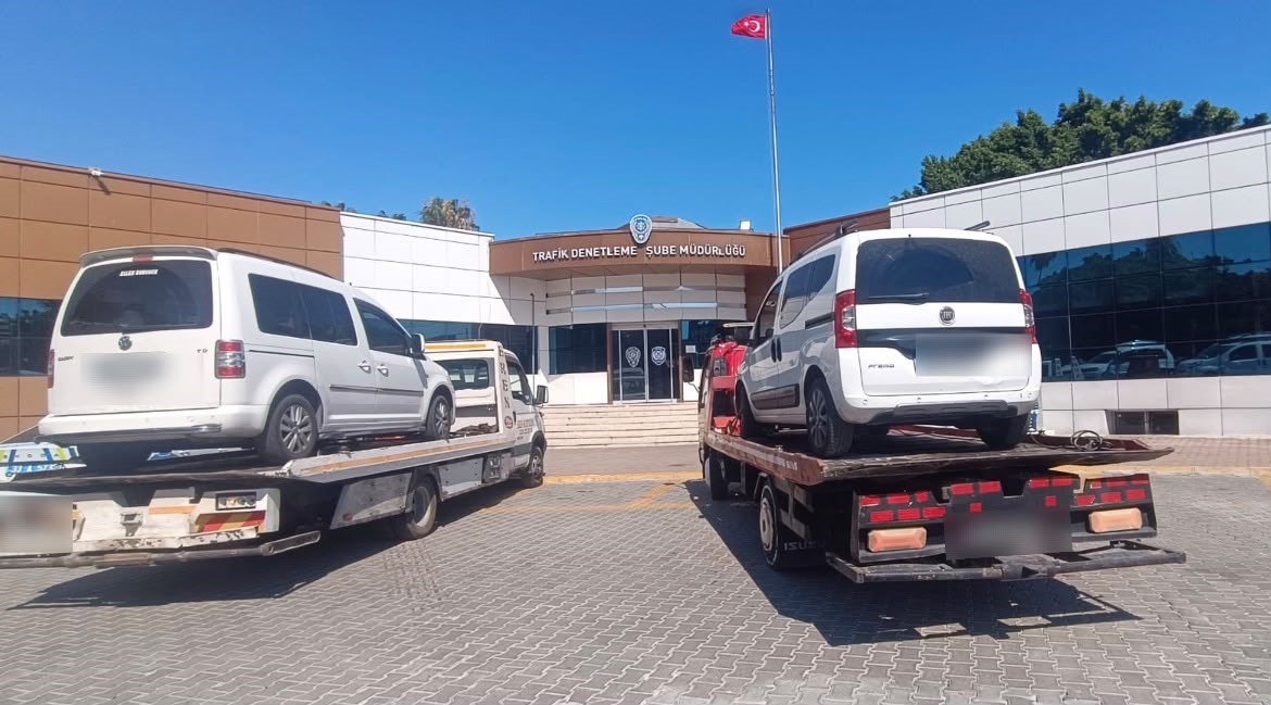 Mersin’de düğün konvoyunda yolu kapatan 7 sürücüye 695 bin 862 lira ceza