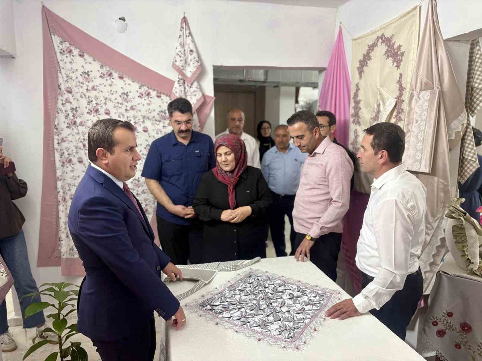 Akçadağ’da hayat boyu öğrenme sergisi açıldı