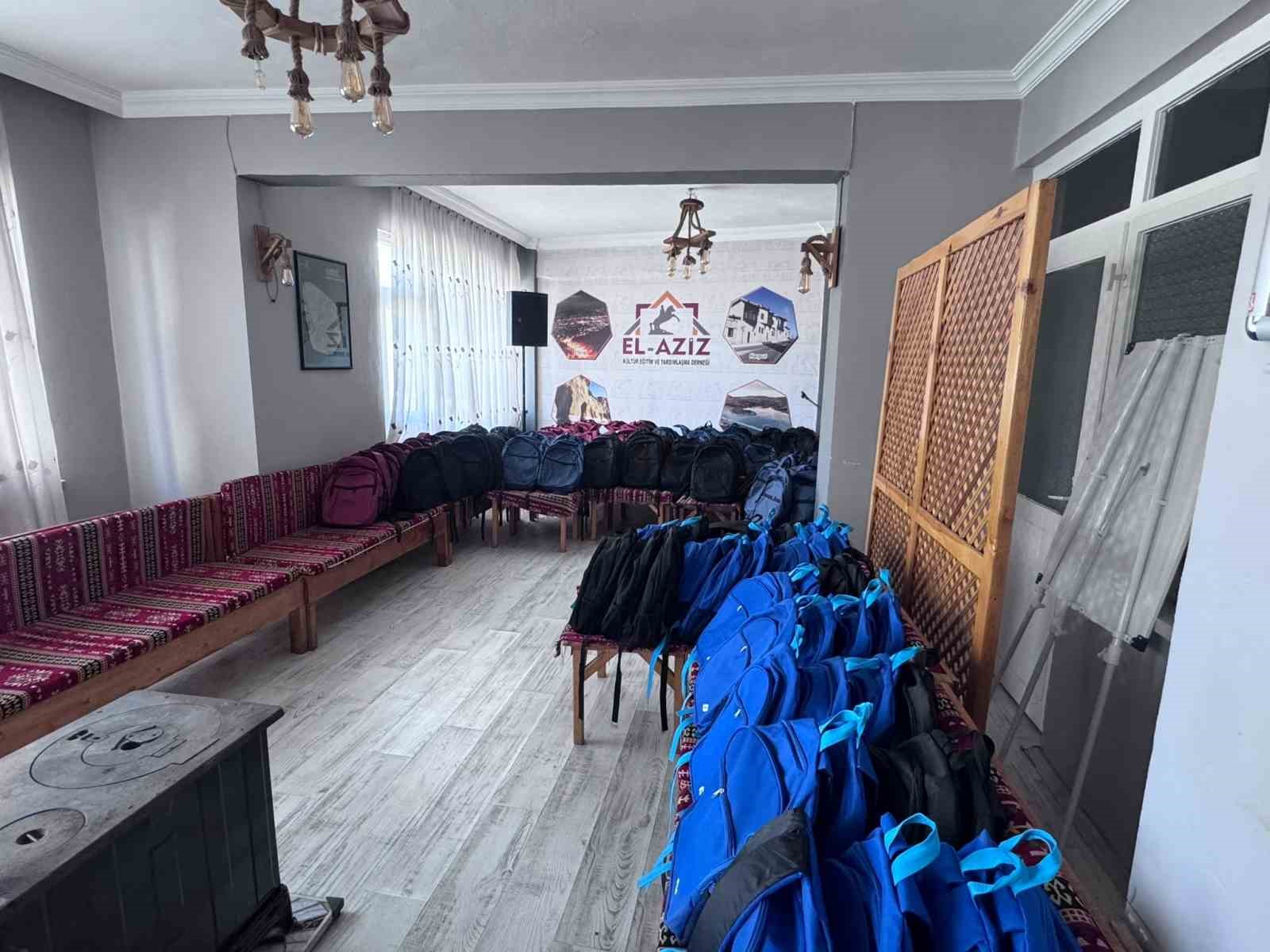 Elazizder’den 350 yetim ve öksüz öğrenciye kırtasiye desteği