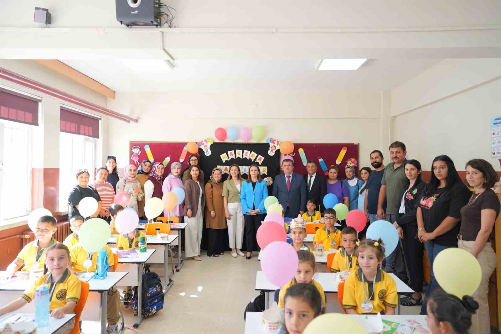 Vali Arslan&rsquo;dan minik &ouml;ğrencilere uyum desteği