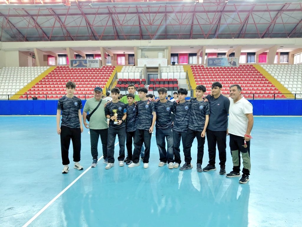 Porsuk Spor Salonu’nda 2. Küme Futsal Genç A Erkekler müsabakaları tamamlandı