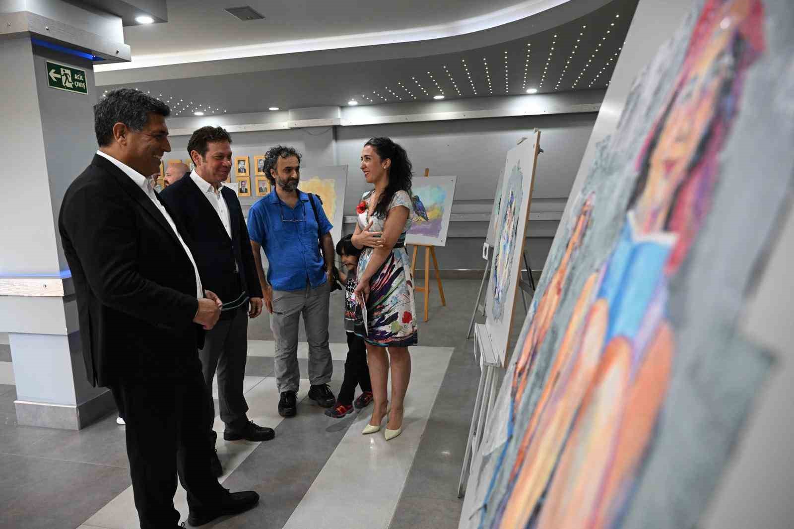 Plastik atıklar sanata dönüştü