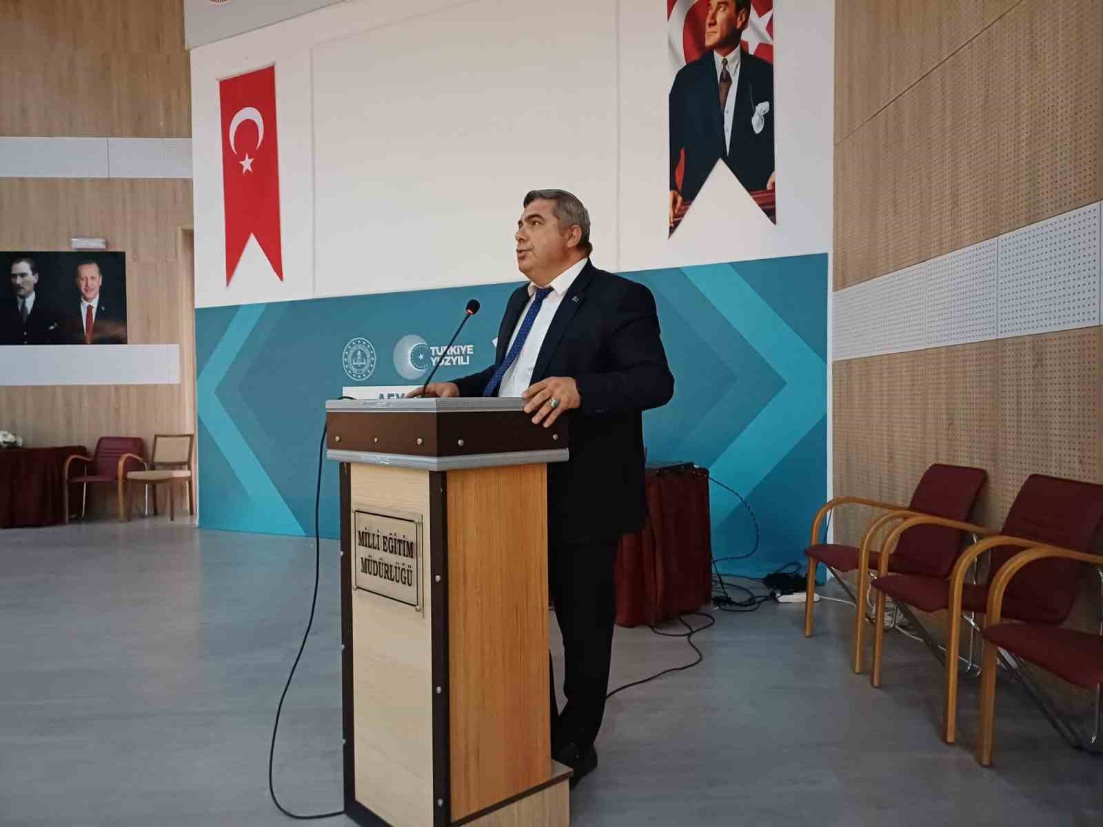 S&uuml;nnetci: "Eğitim y&ouml;neticileri geleceği şekillendiren liderlerdir"