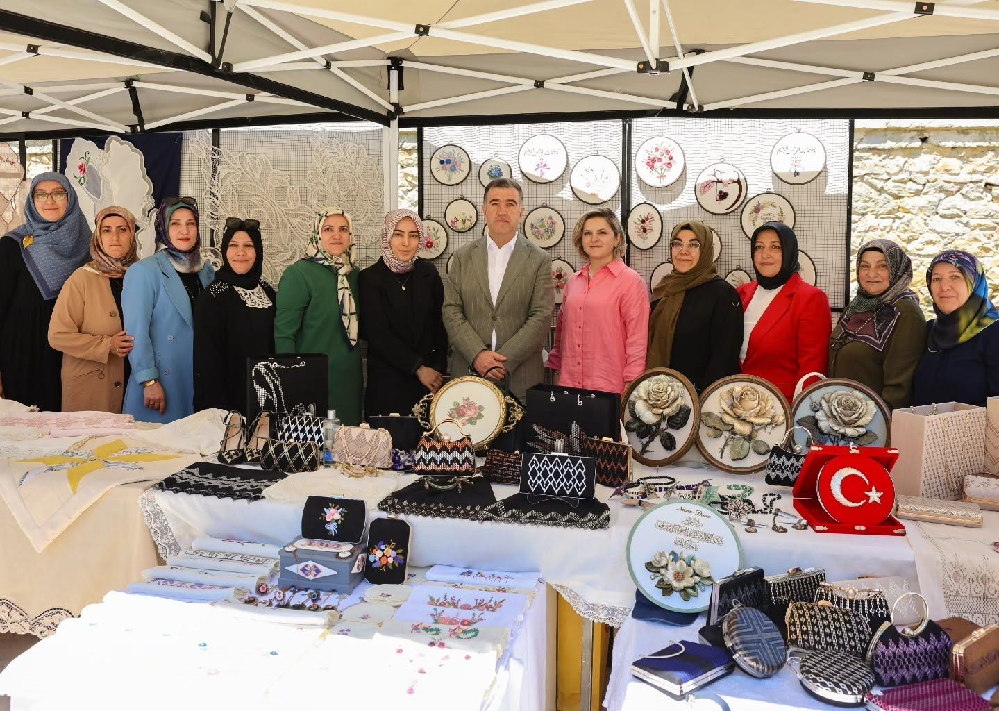 Bayburt Halk Eğitimi Merkezi kursiyerlerinden yıl sonu sergisi