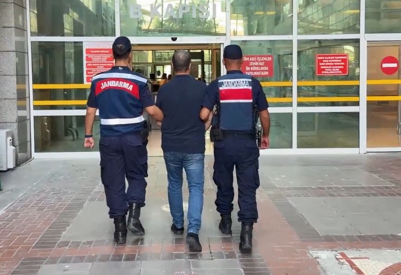 Kırmızı bültenle aranan firari cezaevine teslim edildi