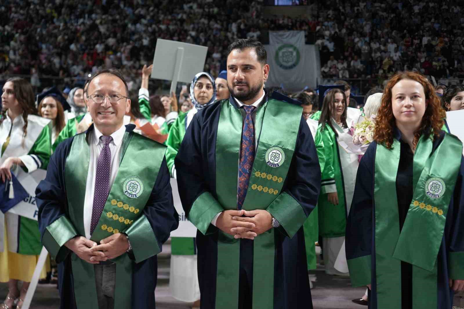 Kocaeli’deki tek Psikoloji Bölümü ilk mezunlarını verdi: Üçüncü lisansında üniversite birincisi oldu