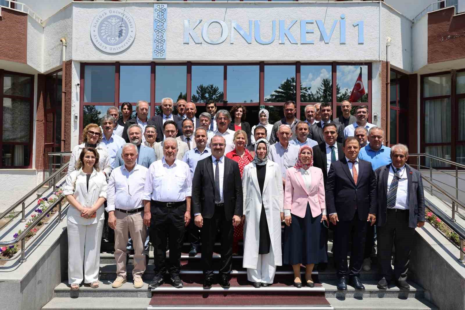 Atat&uuml;rk &Uuml;niversitesi geleceğini ortak akılla şekillendiriyor