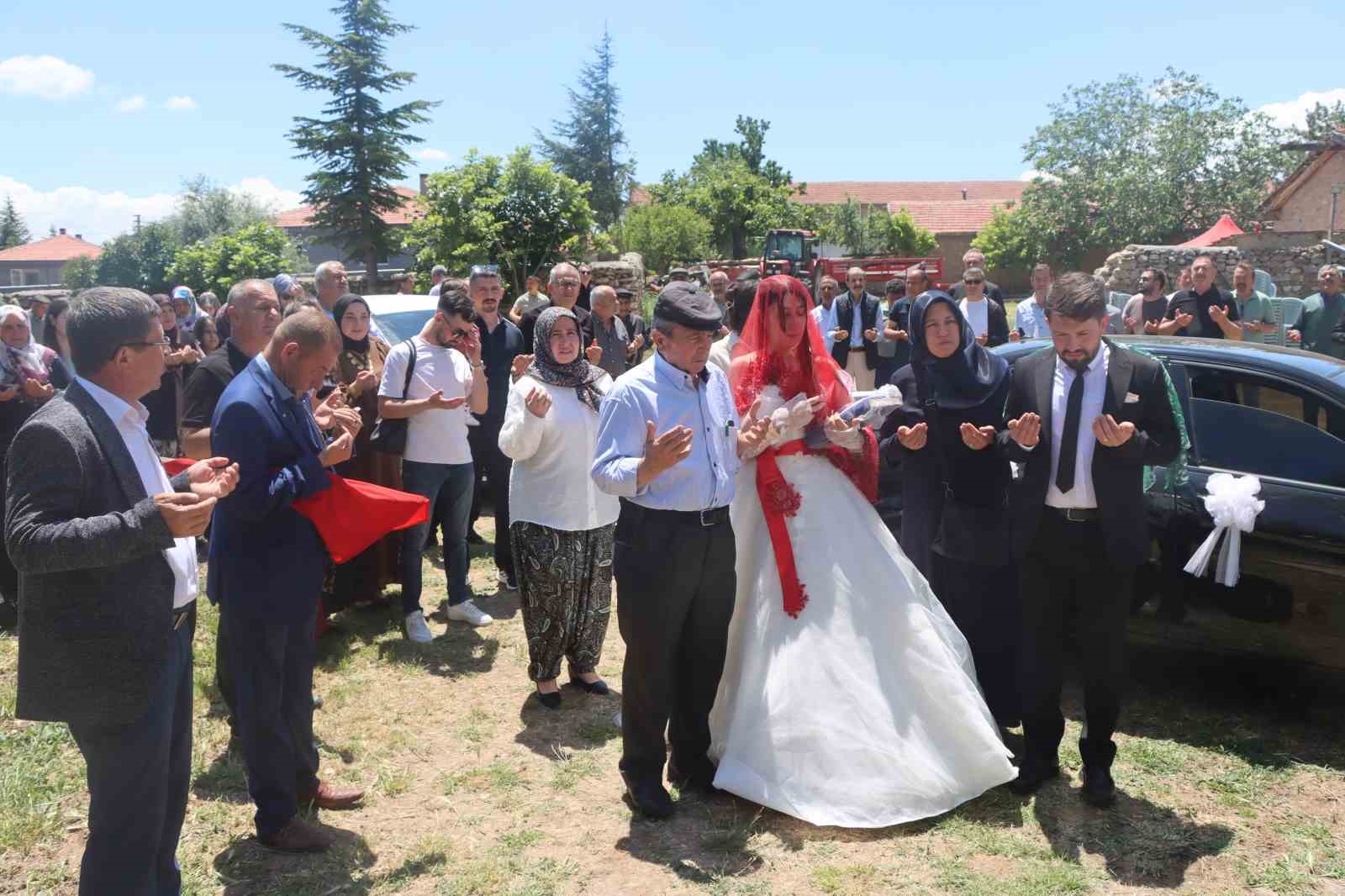En mutlu gününde ismini aldığı şehit amcasını unutmadı