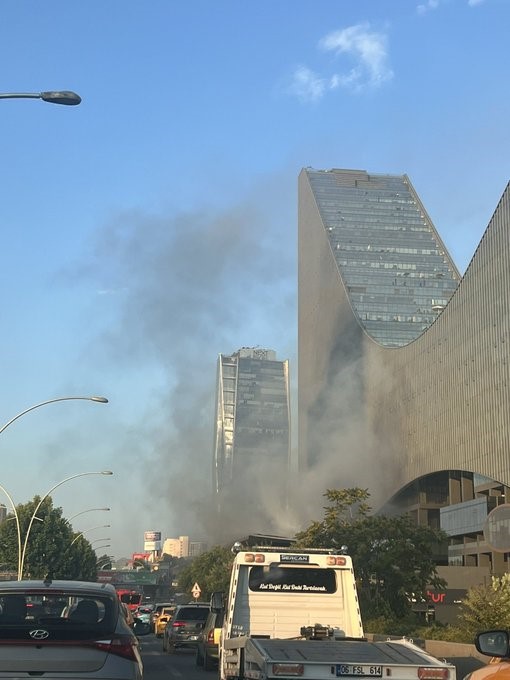 Ankara’da iş yerinde çıkan yangın söndürüldü