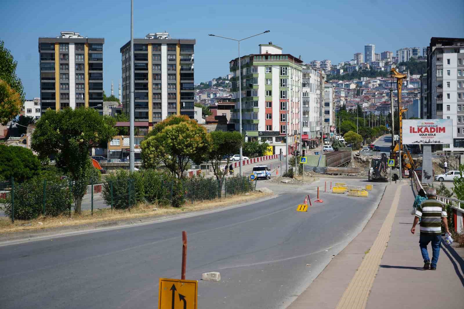Samsun’da köprü tedbir amaçlı trafiğe kapatıldı