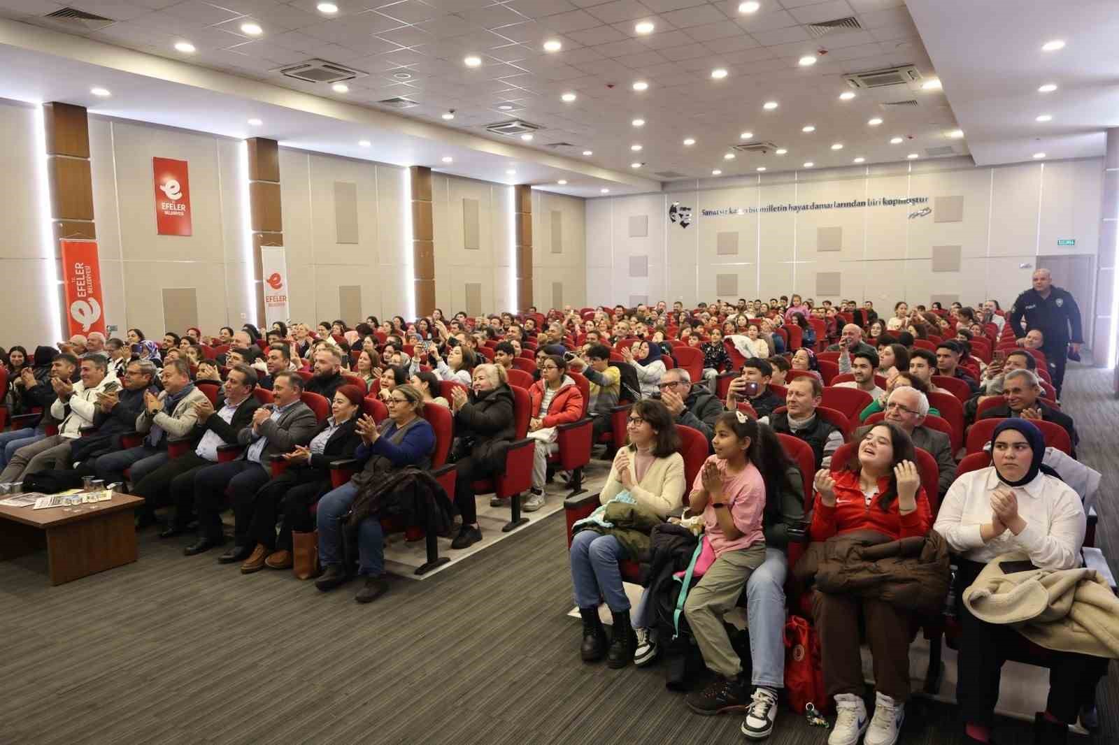 Efeler&rsquo;de &rsquo;Karar anı&rsquo; tiyatro oyunu sahnelenecek