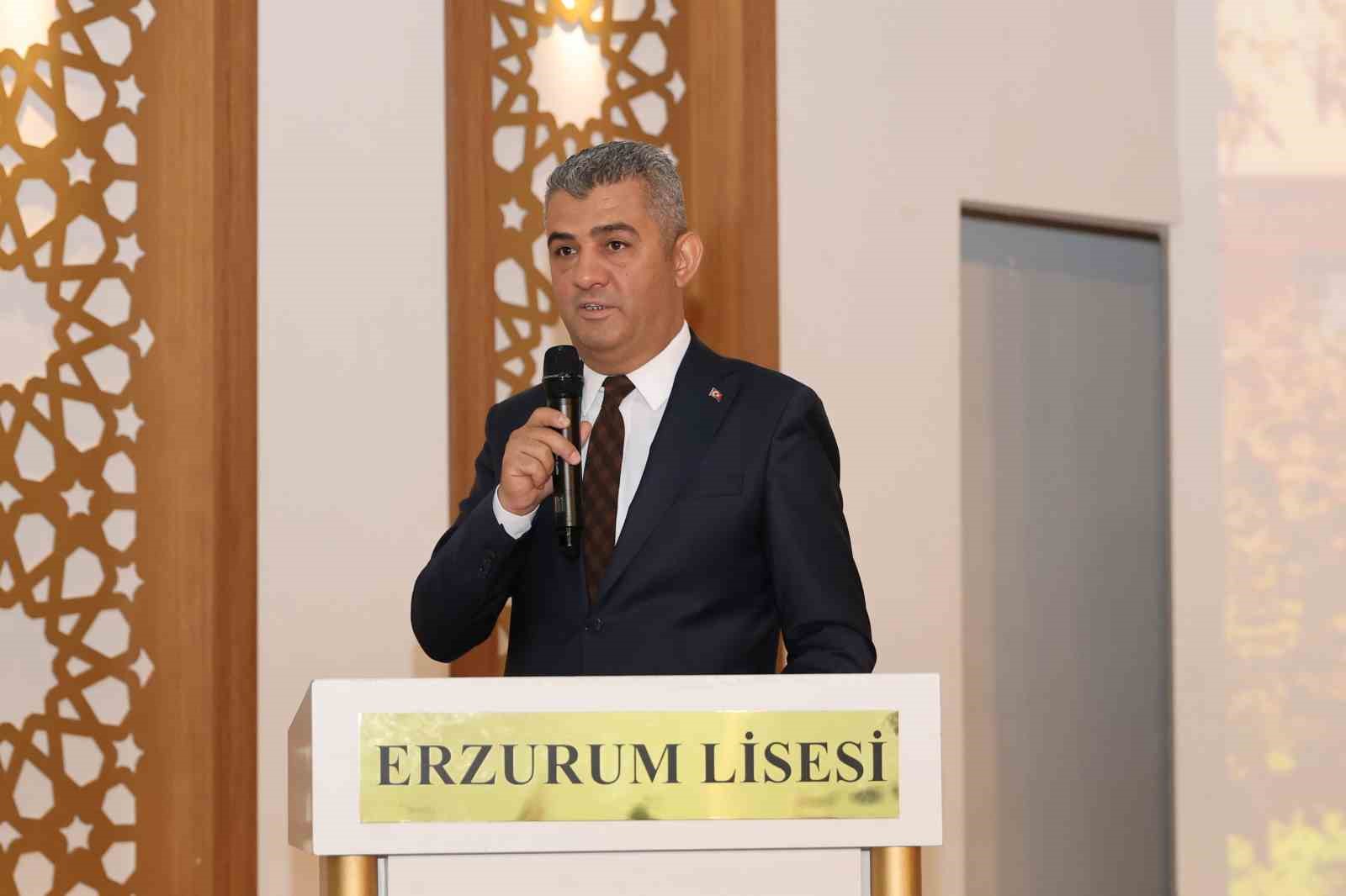 "Rehber öğretmenlerin ve psikolojik danışmanların katkıları kıymetli"