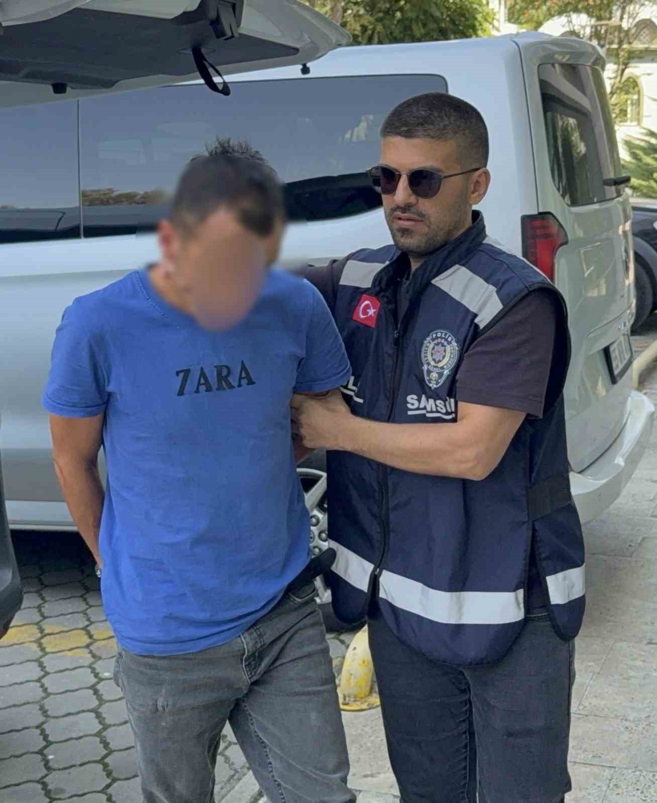 Boşanma aşamasındaki eşini bı&ccedil;akla yaraladı