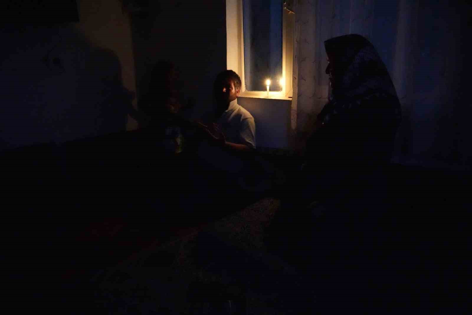 Niğde’de hayvancılık yapan aileler, evlerine elektrik istiyor