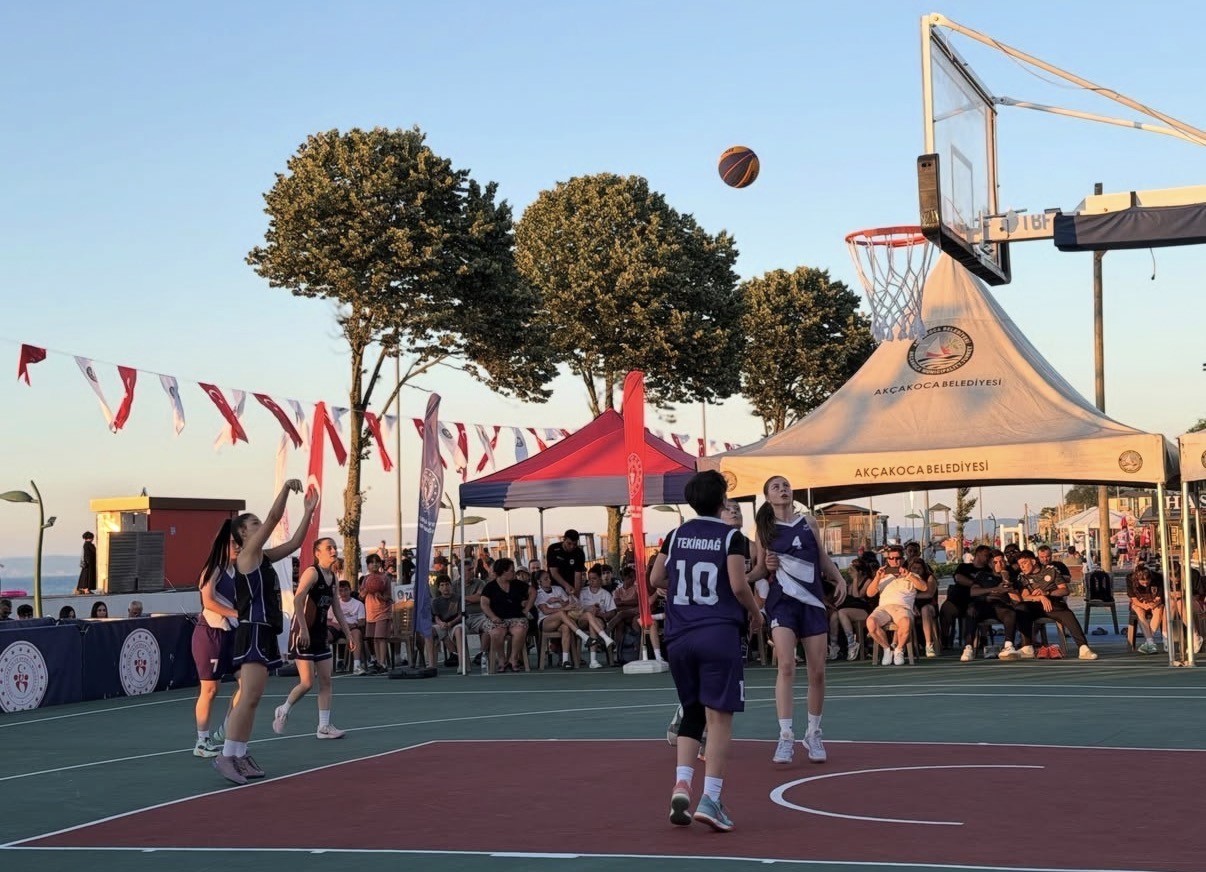 Akçakoca’da 3x3 sokak basketbolu şampiyonları Bolu ve Muğla oldu