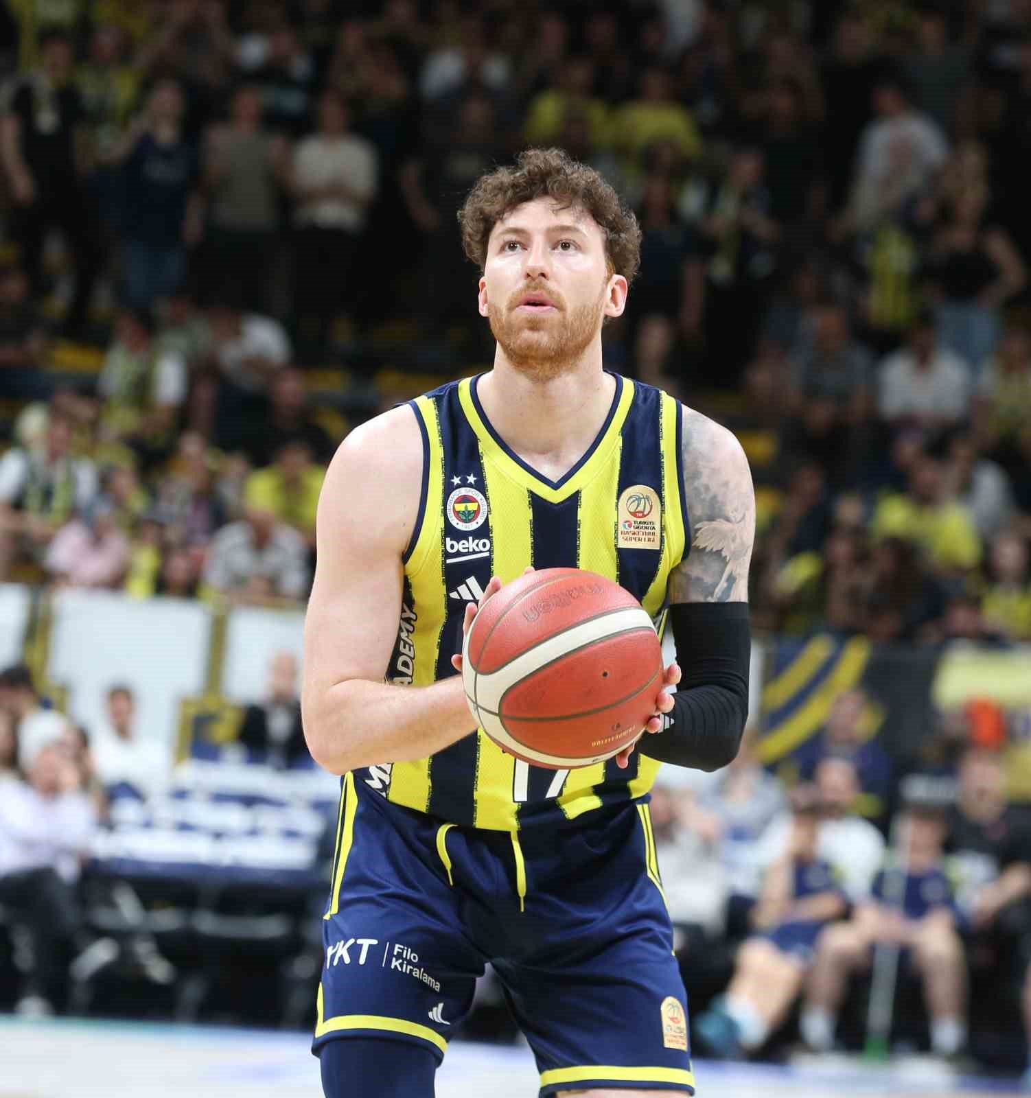 Fenerbahçe seride 2-0 öne geçti